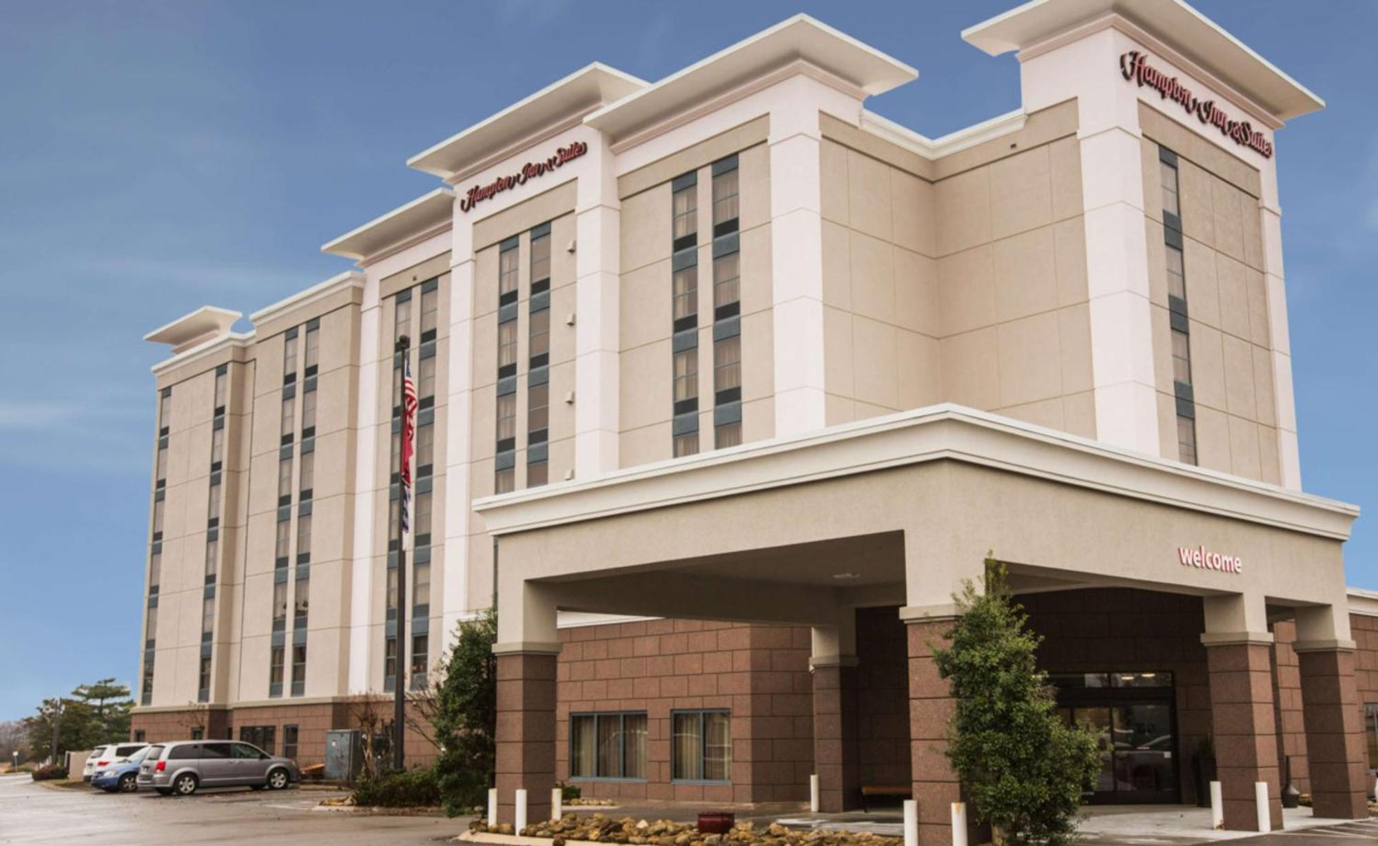 Hampton Inn & Suites Nashville-Airport Exterior photo